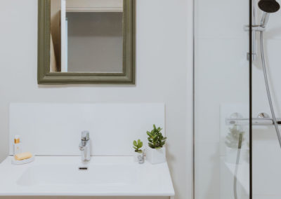 Rénovation salle de bain contemporaine chez particulier Ile de Ré